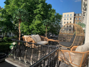 2-3 bedroom 2 roof terraces prime Notting Hill